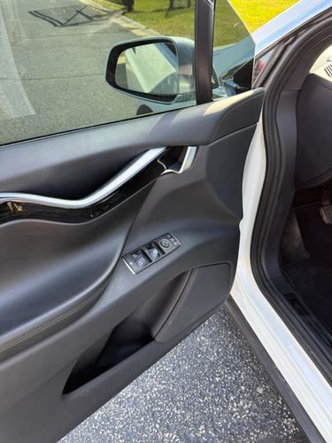 2017 Tesla X75D 90D — photo 33