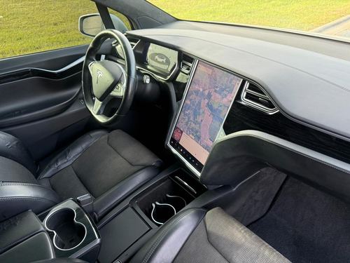 2017 Tesla X75D 90D — photo 16