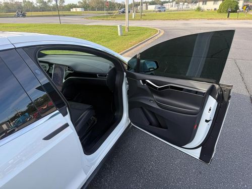 2017 Tesla X75D 90D — photo 31