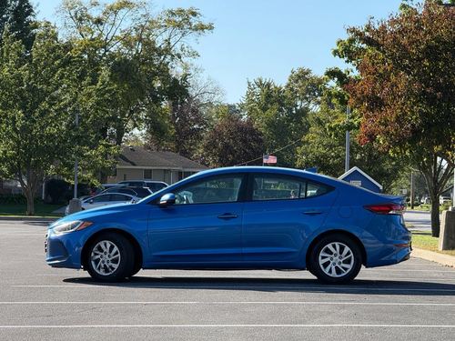 2017 Hyundai Elantra SE — photo 7