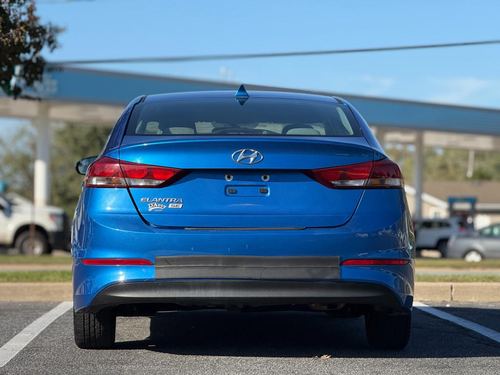 2017 Hyundai Elantra SE — photo 10