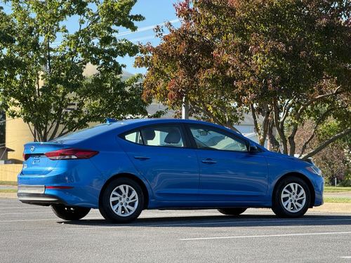 2017 Hyundai Elantra SE — photo 12