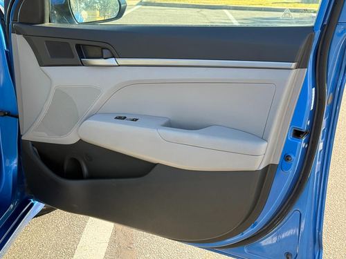 2017 Hyundai Elantra SE — photo 30