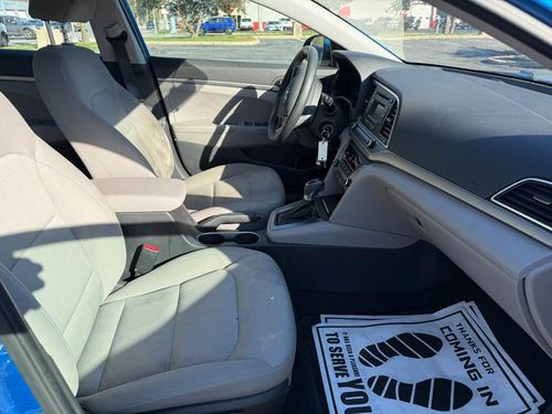 2017 Hyundai Elantra SE — photo 19