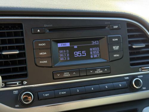 2017 Hyundai Elantra SE — photo 22