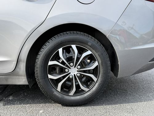2020 Hyundai Elantra SE — photo 18