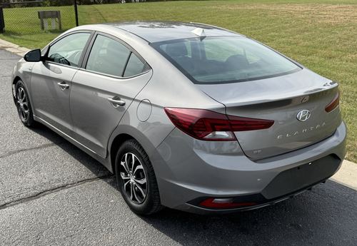 2020 Hyundai Elantra SE — photo 14