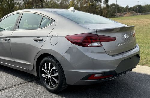 2020 Hyundai Elantra SE — photo 15