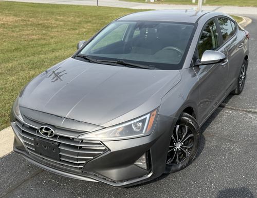 2020 Hyundai Elantra SE — photo 2
