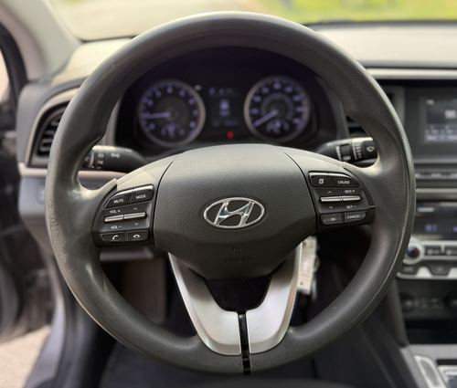 2020 Hyundai Elantra SE — photo 21