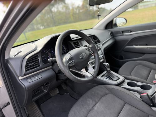 2020 Hyundai Elantra SE — photo 23