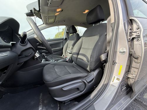 2020 Hyundai Elantra SE — photo 27
