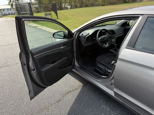 2020 Hyundai Elantra SE — photo 6