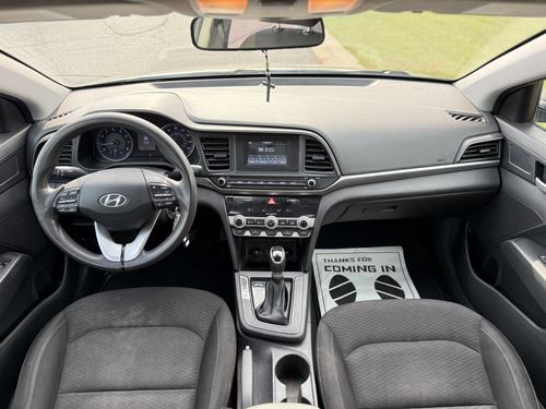 2020 Hyundai Elantra SE — photo 22