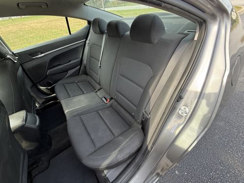 2020 Hyundai Elantra SE — photo 32