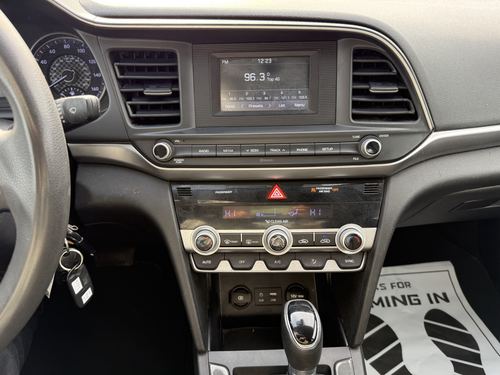 2020 Hyundai Elantra SE — photo 24