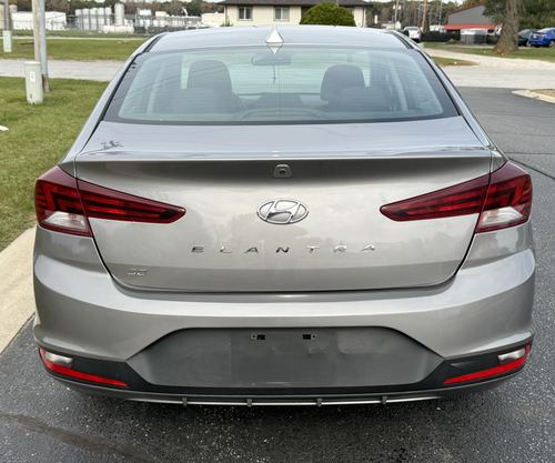 2020 Hyundai Elantra SE — photo 12