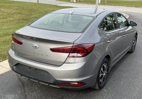 2020 Hyundai Elantra SE — photo 9