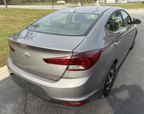 2020 Hyundai Elantra SE — photo 8
