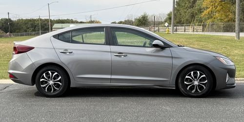 2020 Hyundai Elantra SE — photo 5