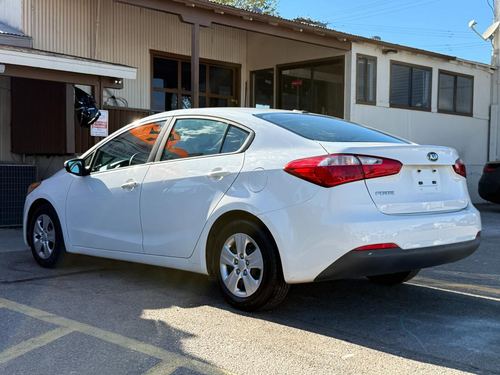 2016 Kia Forte — photo 10