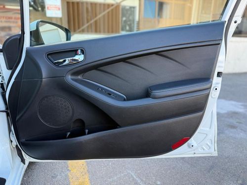 2016 Kia Forte — photo 28