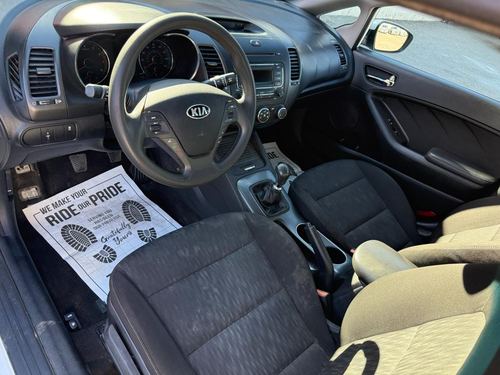 2016 Kia Forte — photo 16