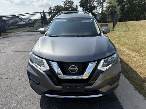 2019 Nissan Rogue SV — photo 2