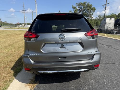 2019 Nissan Rogue SV — photo 5