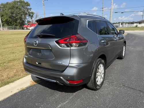 2019 Nissan Rogue SV — photo 6