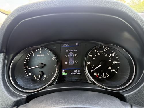 2019 Nissan Rogue SV — photo 23