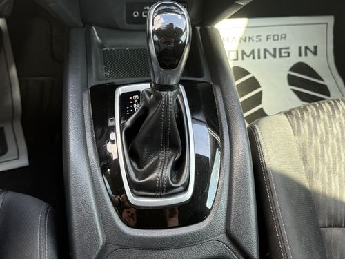2019 Nissan Rogue SV — photo 19