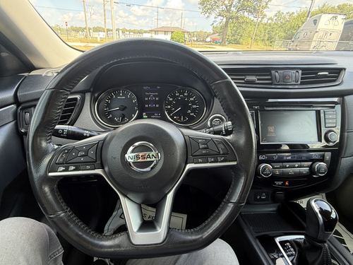 2019 Nissan Rogue SV — photo 14