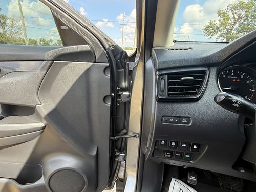 2019 Nissan Rogue SV — photo 33