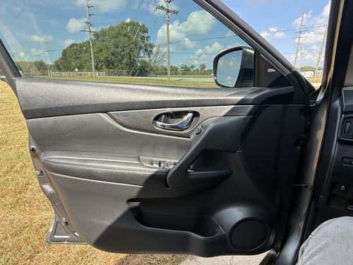 2019 Nissan Rogue SV — photo 29