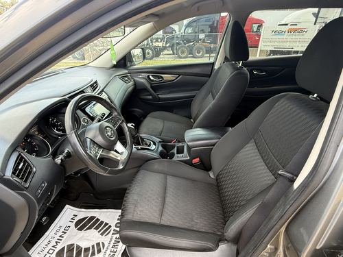2019 Nissan Rogue SV — photo 15