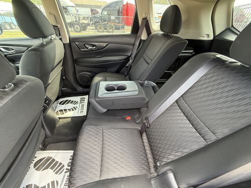 2019 Nissan Rogue SV — photo 25