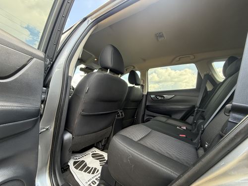 2019 Nissan Rogue SV — photo 27