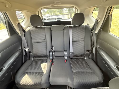 2019 Nissan Rogue SV — photo 24