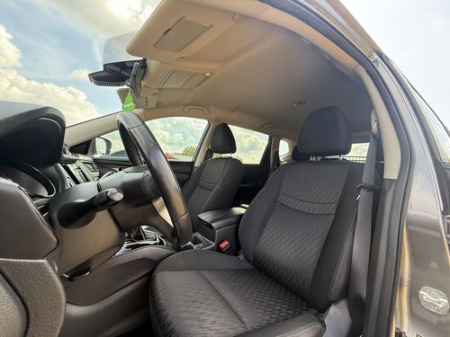 2019 Nissan Rogue SV — photo 17