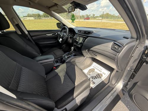 2019 Nissan Rogue SV — photo 13