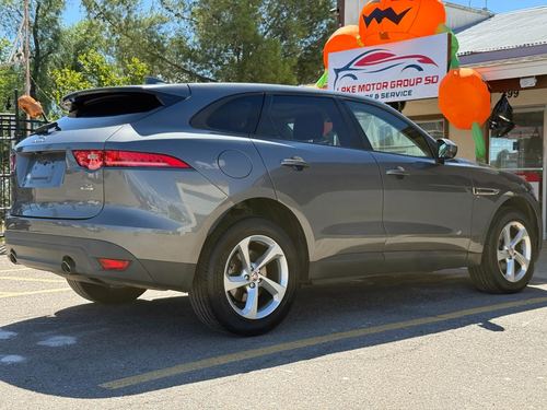 2018 Jaguar F-Pace 25t Premium — photo 11