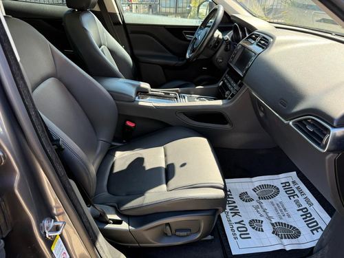 2018 Jaguar F-Pace 25t Premium — photo 19