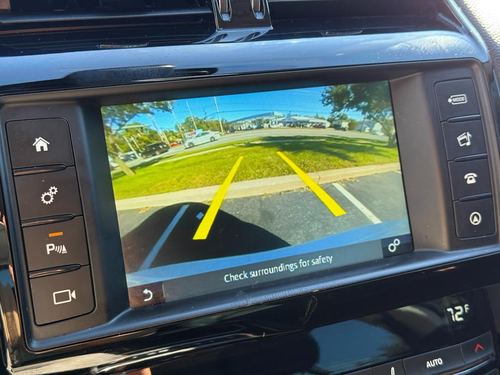 2017 Jaguar Xe 25T 25t Premium — photo 23