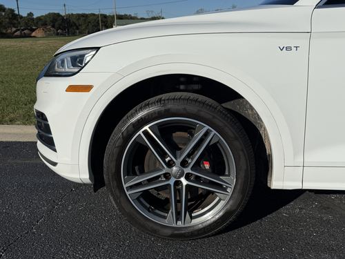 2018 Audi SQ5 3.0T Prestige — photo 12