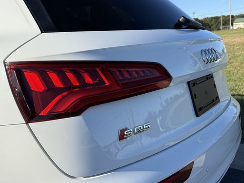 2018 Audi SQ5 3.0T Prestige — photo 14