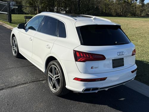 2018 Audi SQ5 3.0T Prestige — photo 7