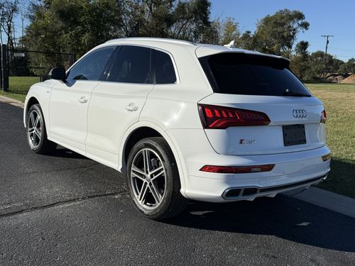 2018 Audi SQ5 3.0T Prestige — photo 9