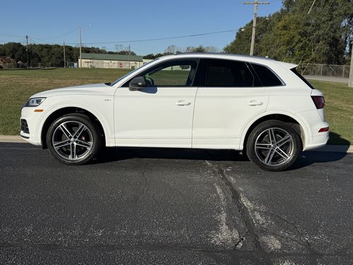 2018 Audi SQ5 3.0T Prestige — photo 11