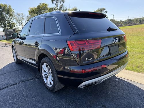 2017 Audi Q7 3.0T Premium — photo 10